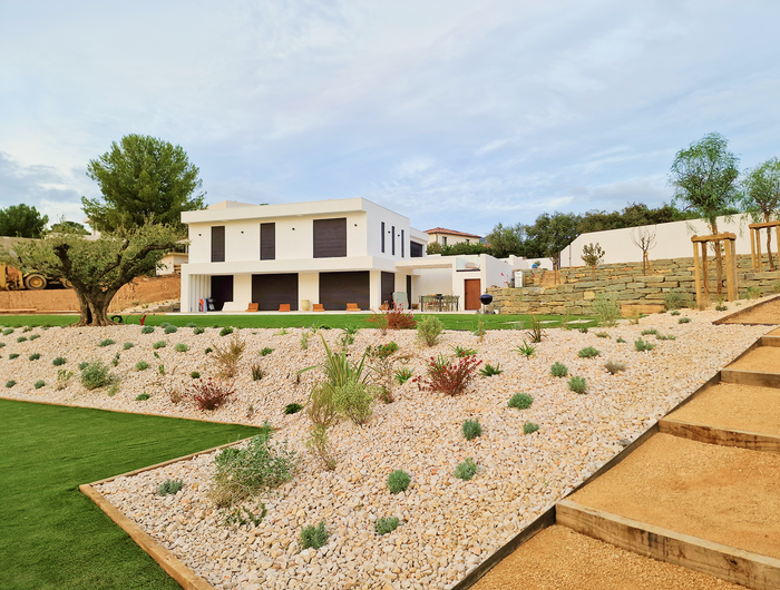 <h2>Besoin d'un conseil pour votre jardin ?<br/><span style="text-decoration:underline">Nos équipes vous répondent avec plaisir</span></h2>